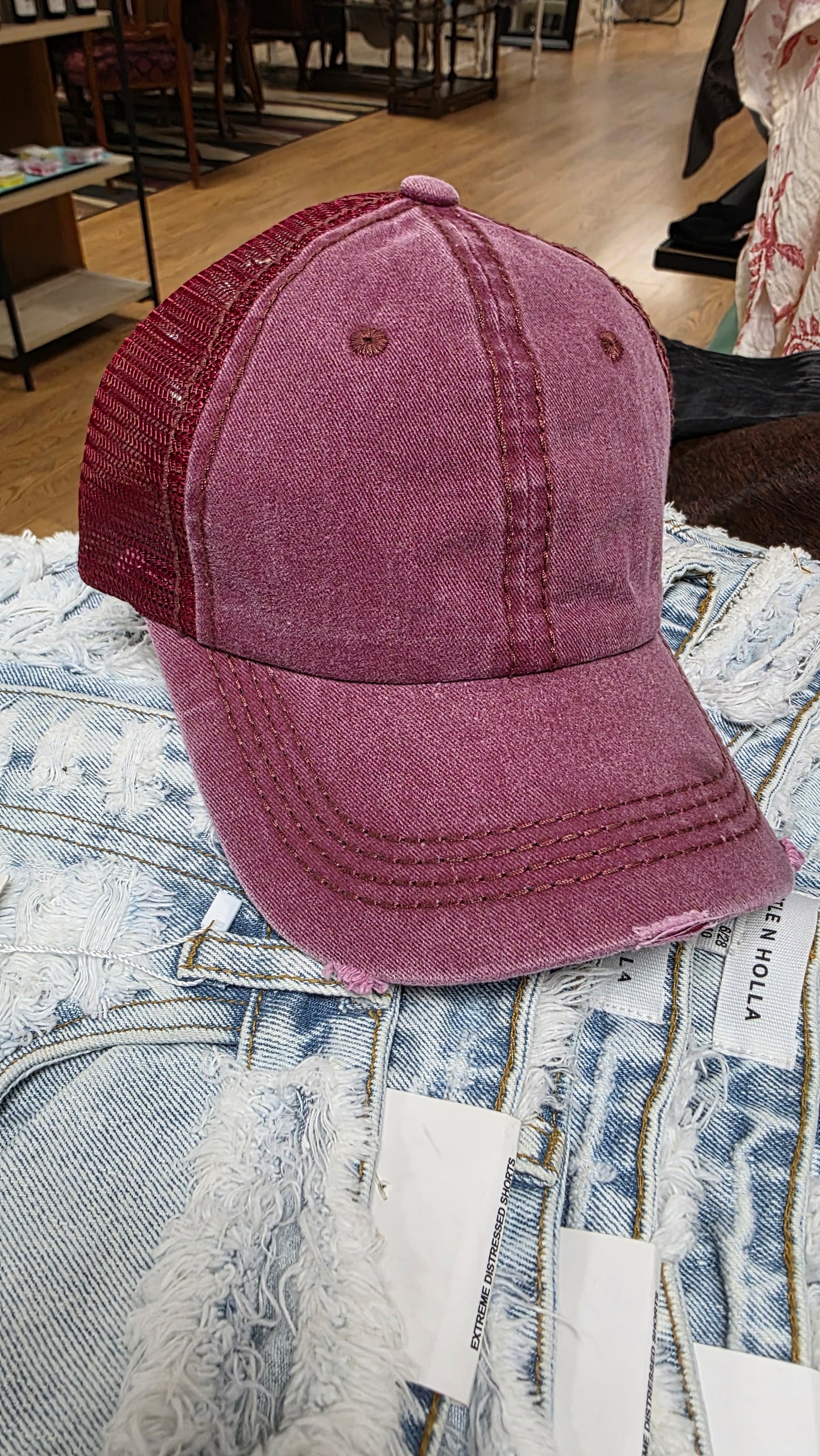 Ladies Hat / Adjustable Cap
