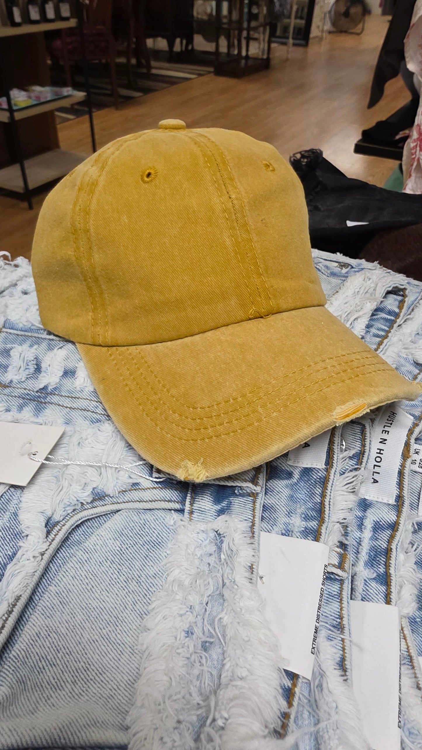 Ladies Hat / Adjustable Cap