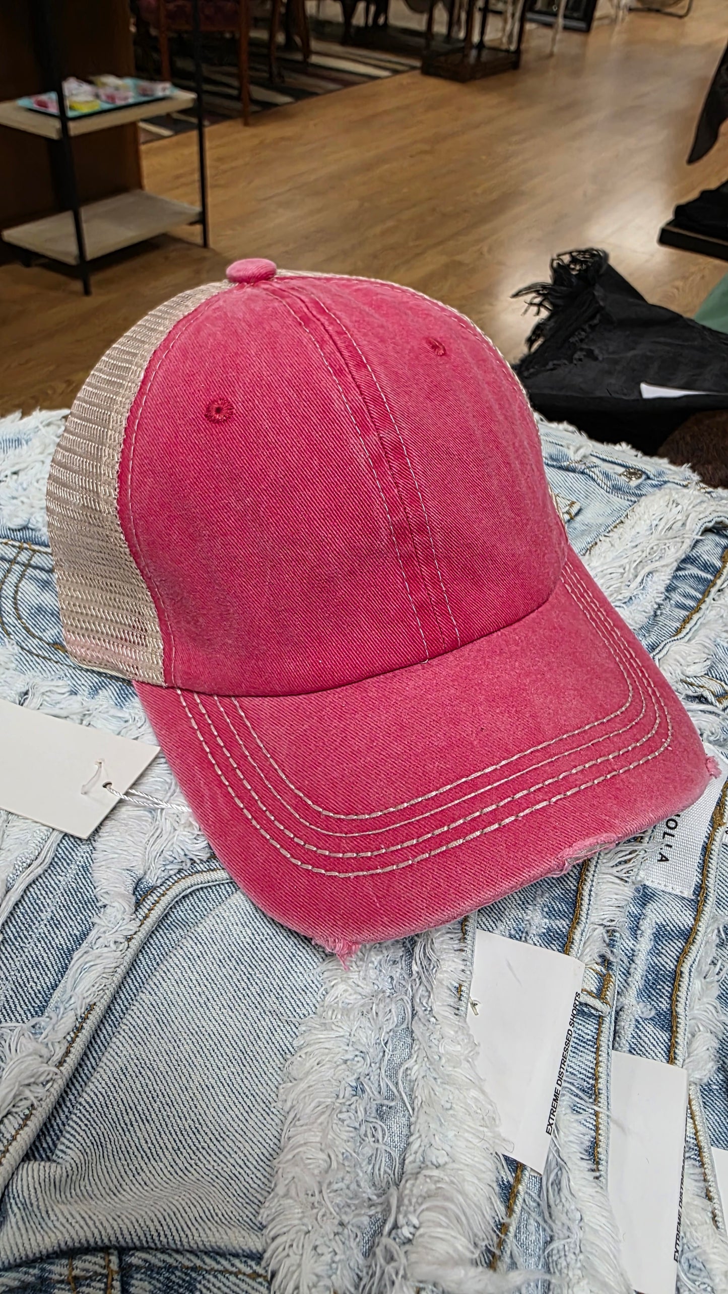 Ladies Hat / Adjustable Cap