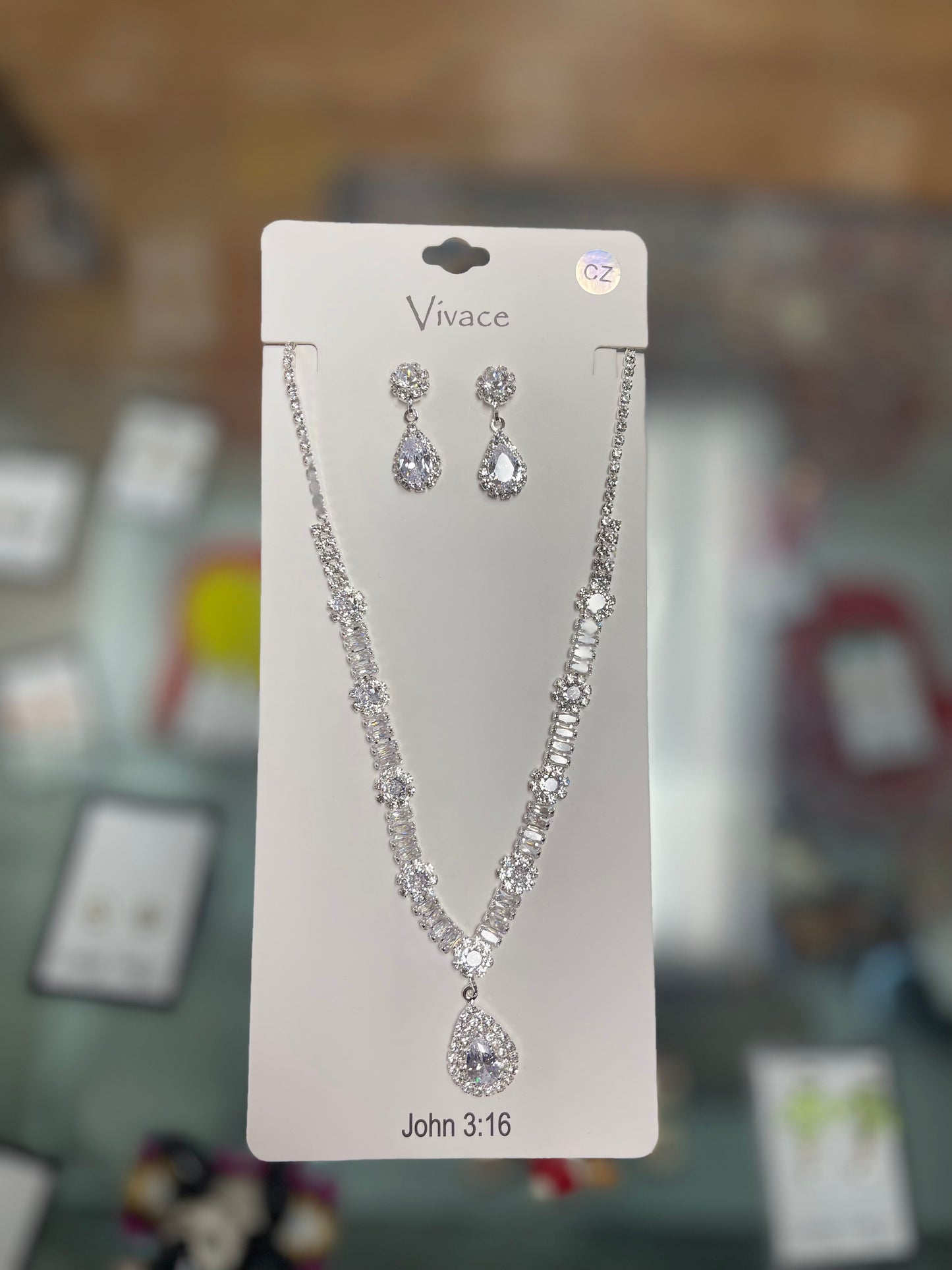 Vivace Glam Necklace Set
