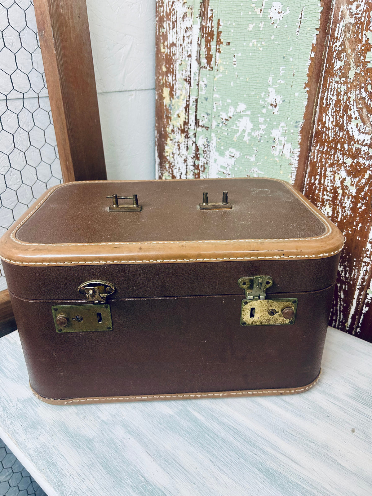 Vintage Travel Case with Mirror