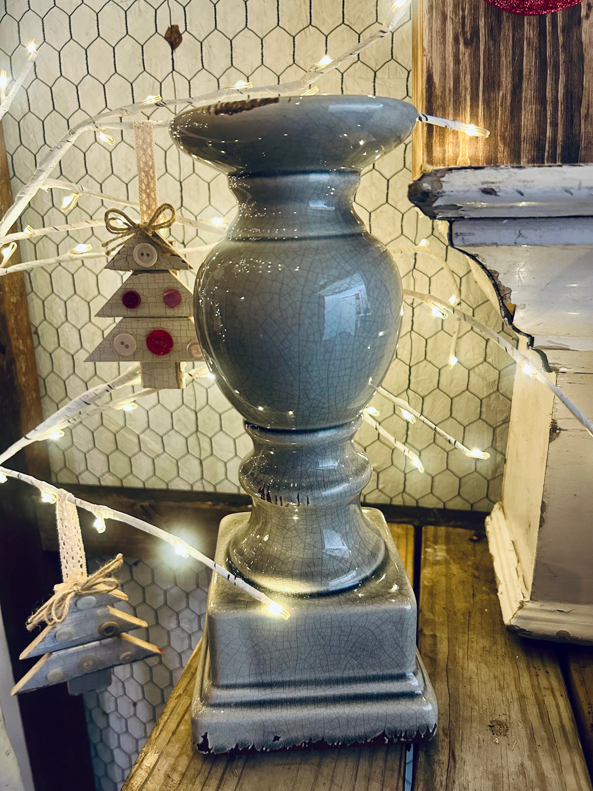 Pillar candle holder