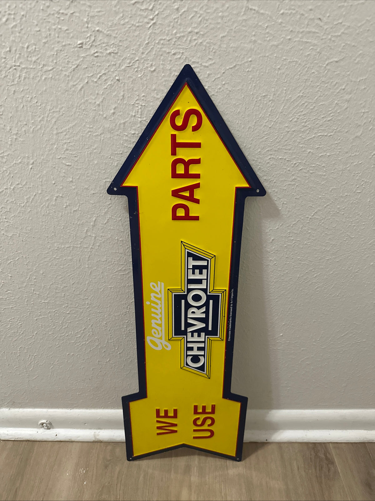 Chevrolet arrow sign