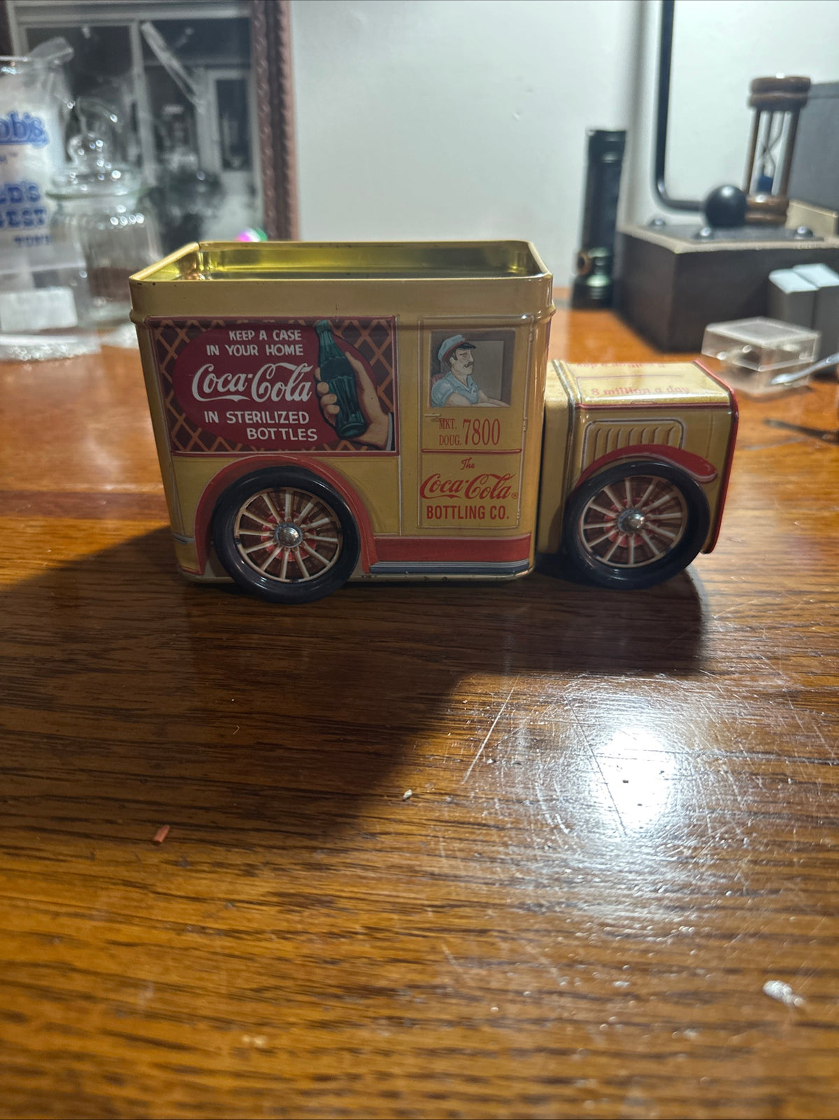 Coca Cola Tin truck. (No lid)