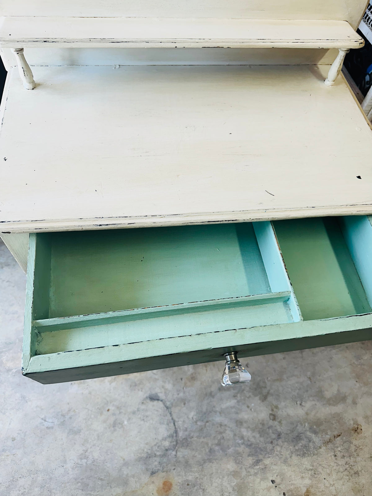 Antique wash table