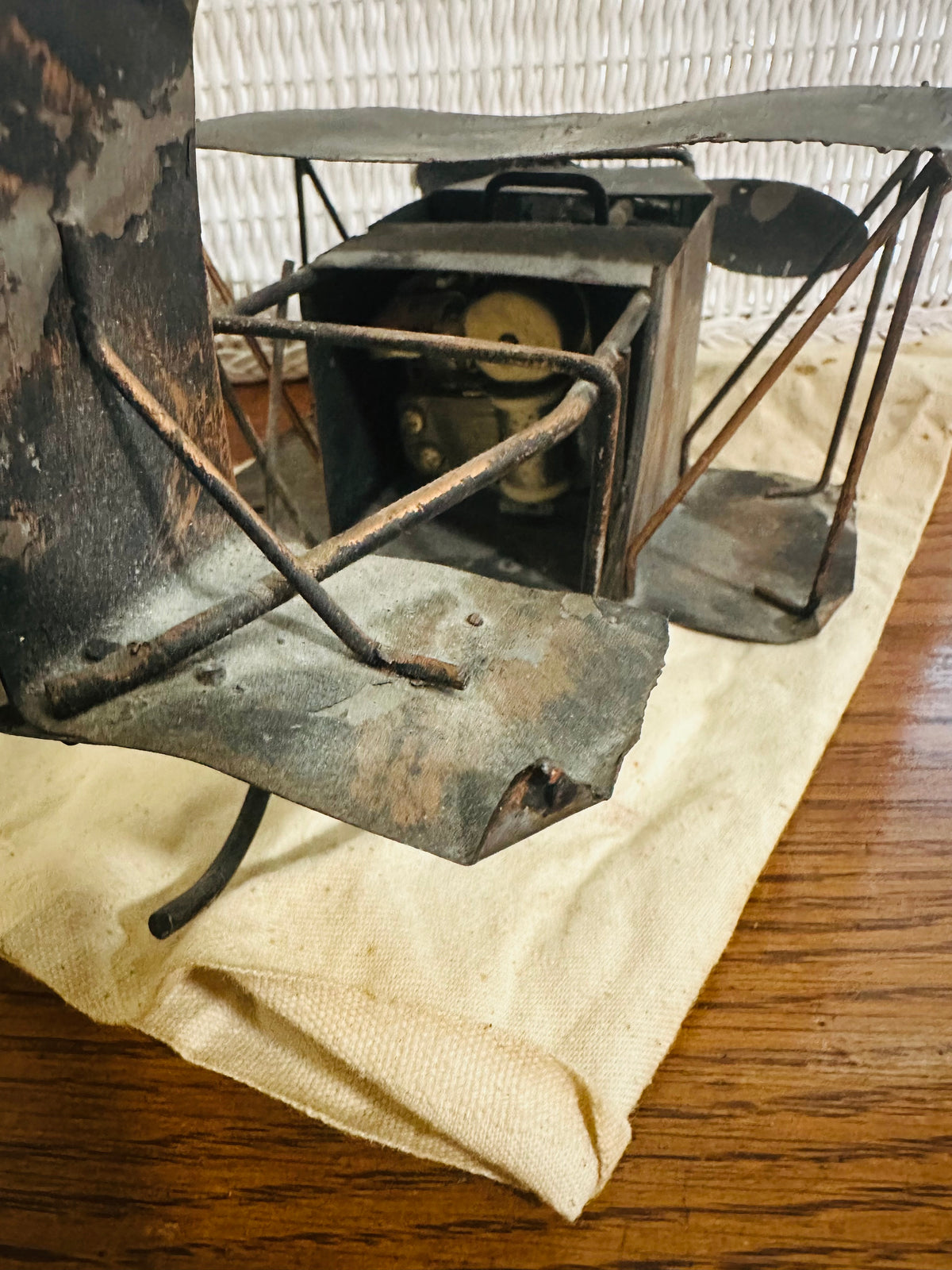 Vintage metal copper plane music box