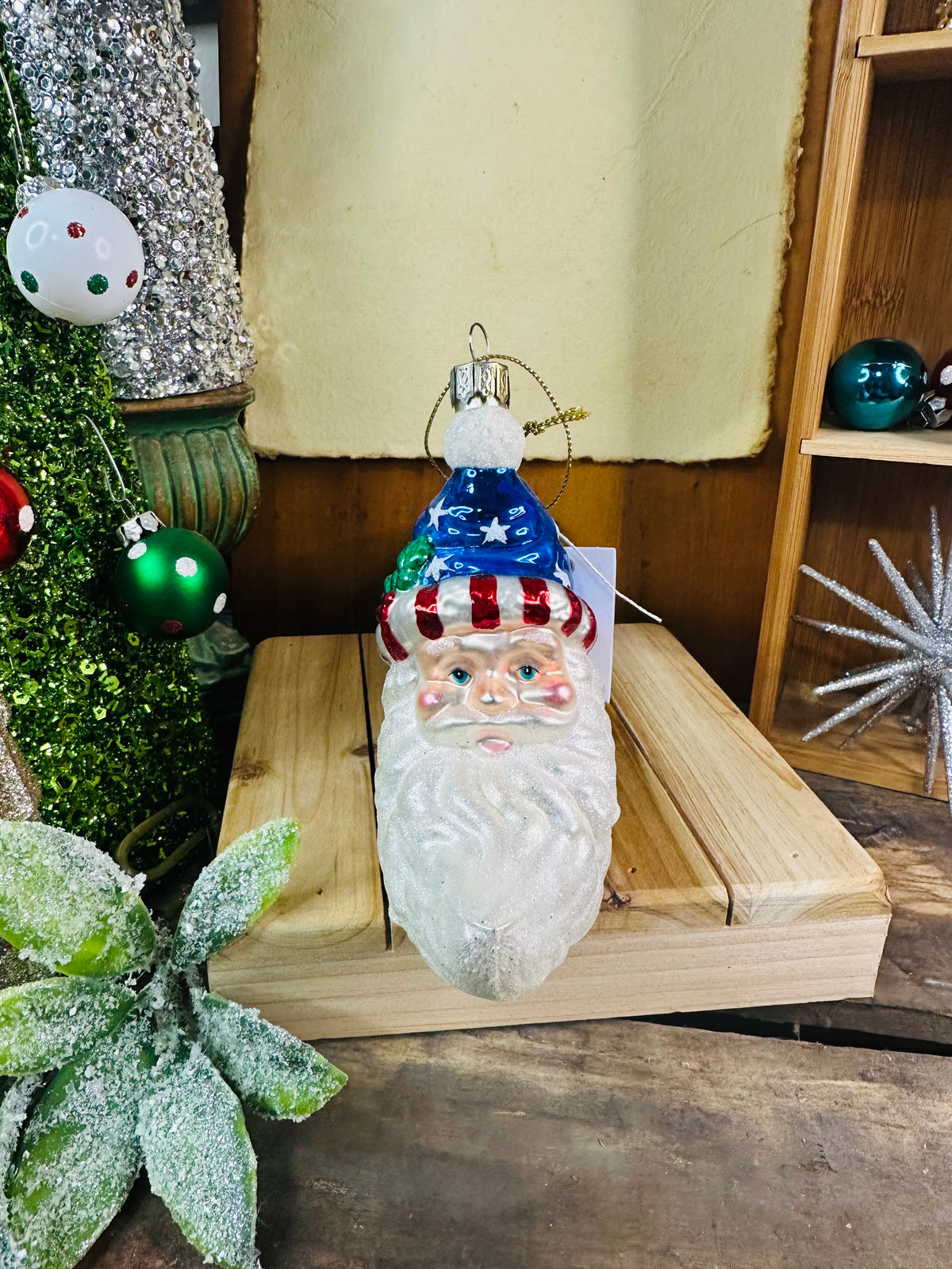 Vintage Santa moon ornament C5