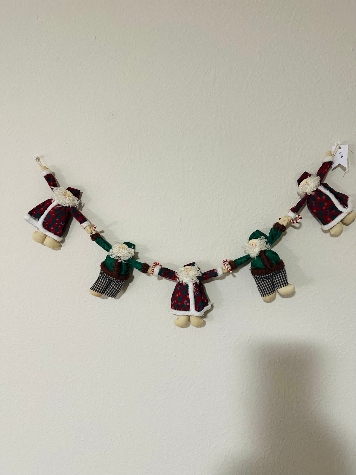 Christmas garland with five Santas C22