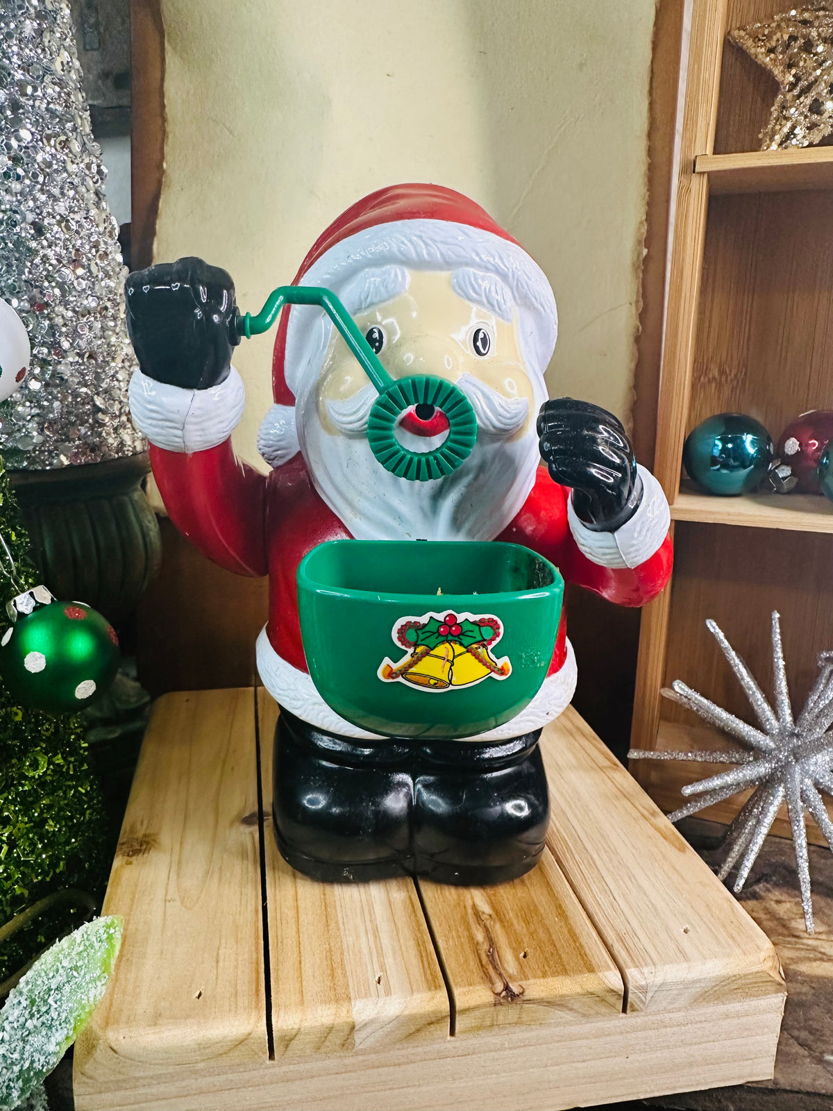 Vintage music bubble blowing Santa C36