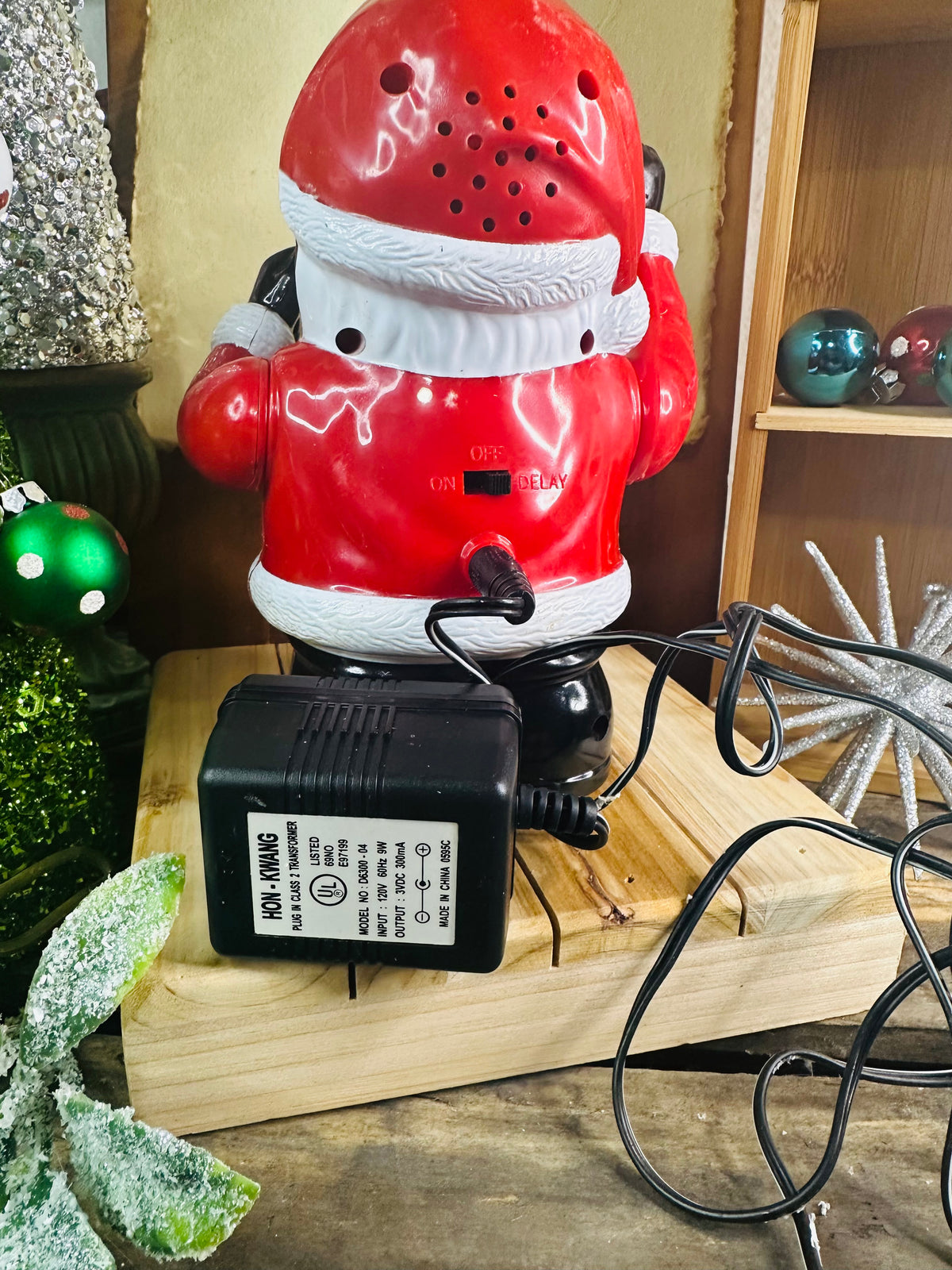 Vintage music bubble blowing Santa C36