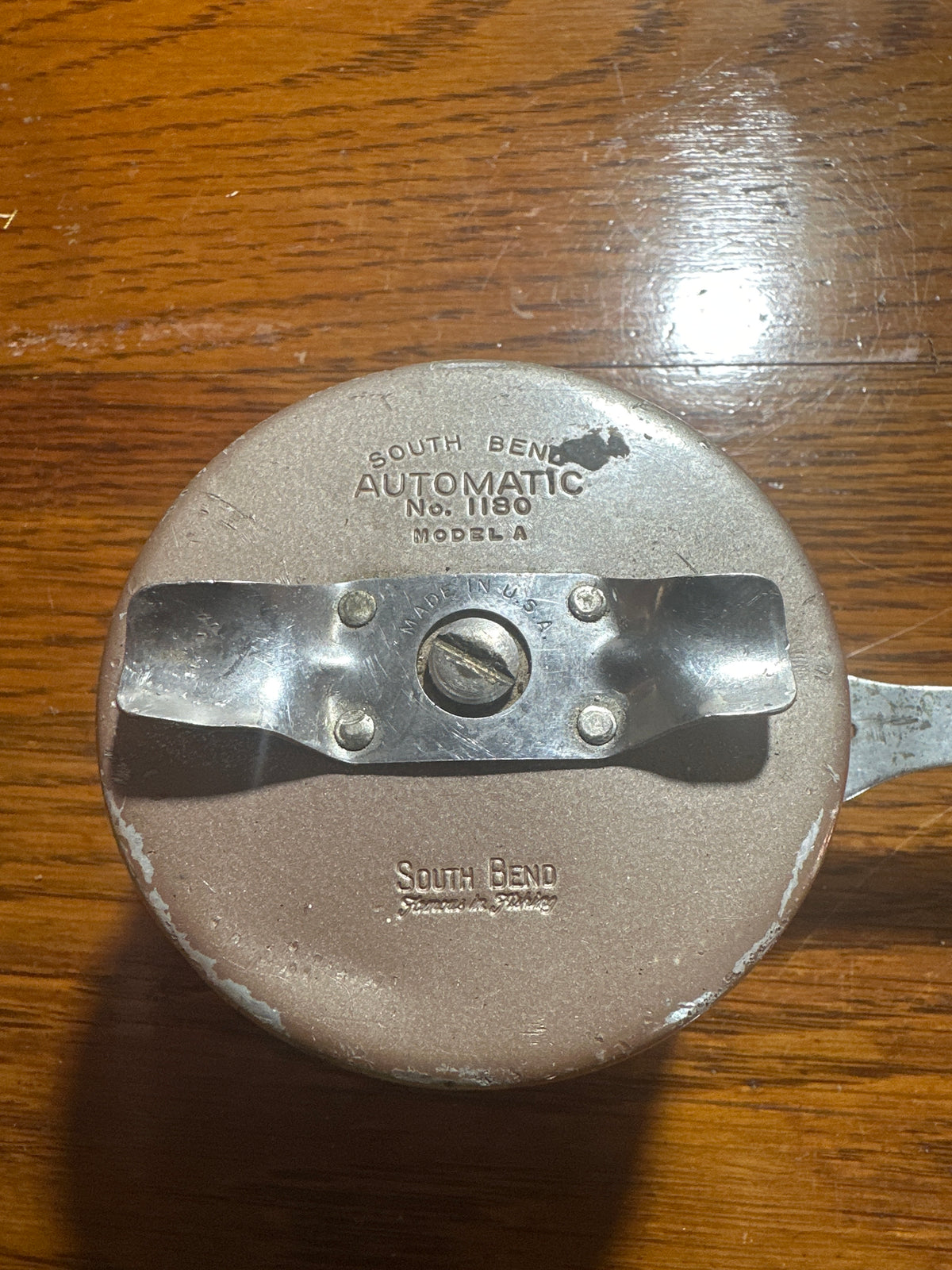 Fly fishing reel. Automatic